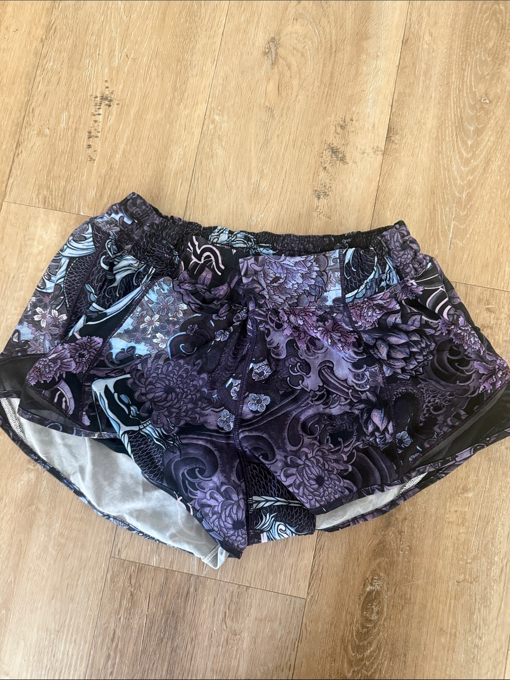 Lululemon hotty hot short